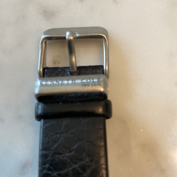 Kenneth Cole Tank watch - Picture 4 of 4